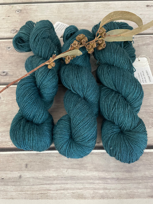 Vintage Button - 4 ply merino/silk/yak - Masala4