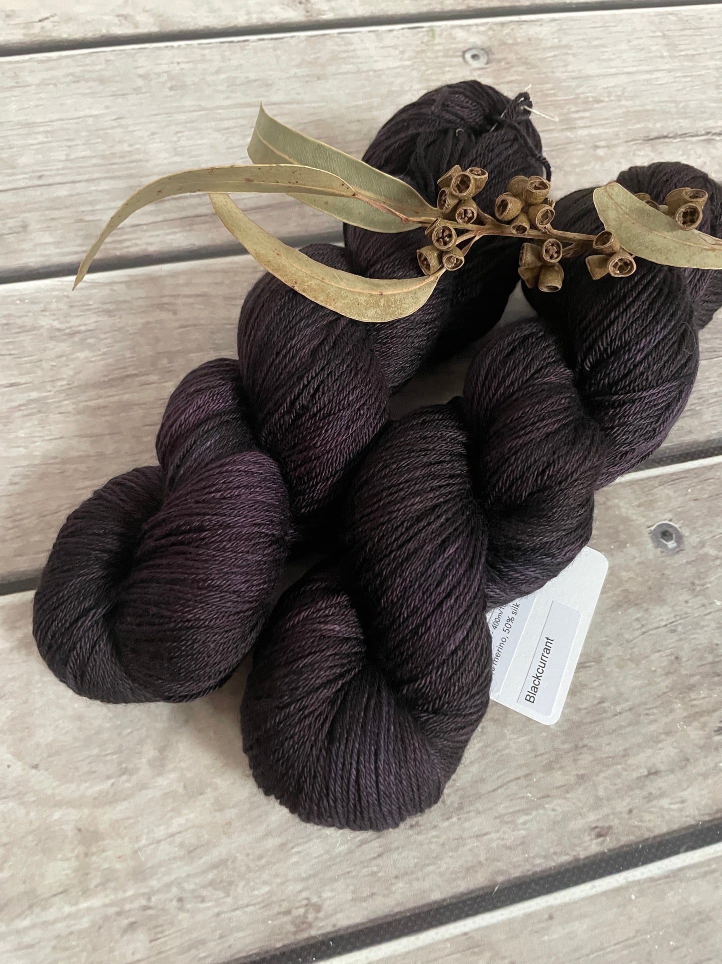 Blackcurrant - 4ply/fingering - silk and merino yarn - Jasmine 4