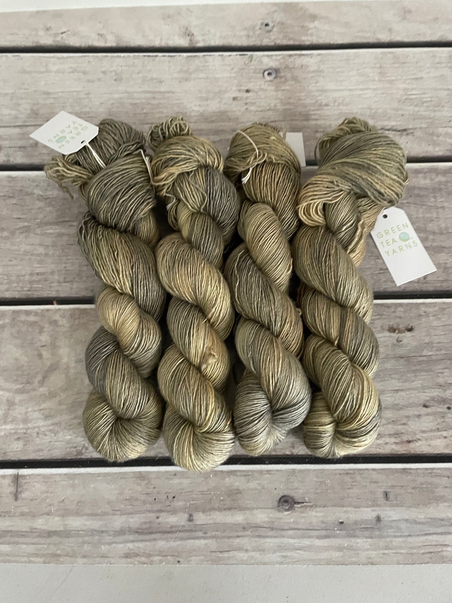 Old Gold - 4 ply silk/merino singles yarn - Osmanthus