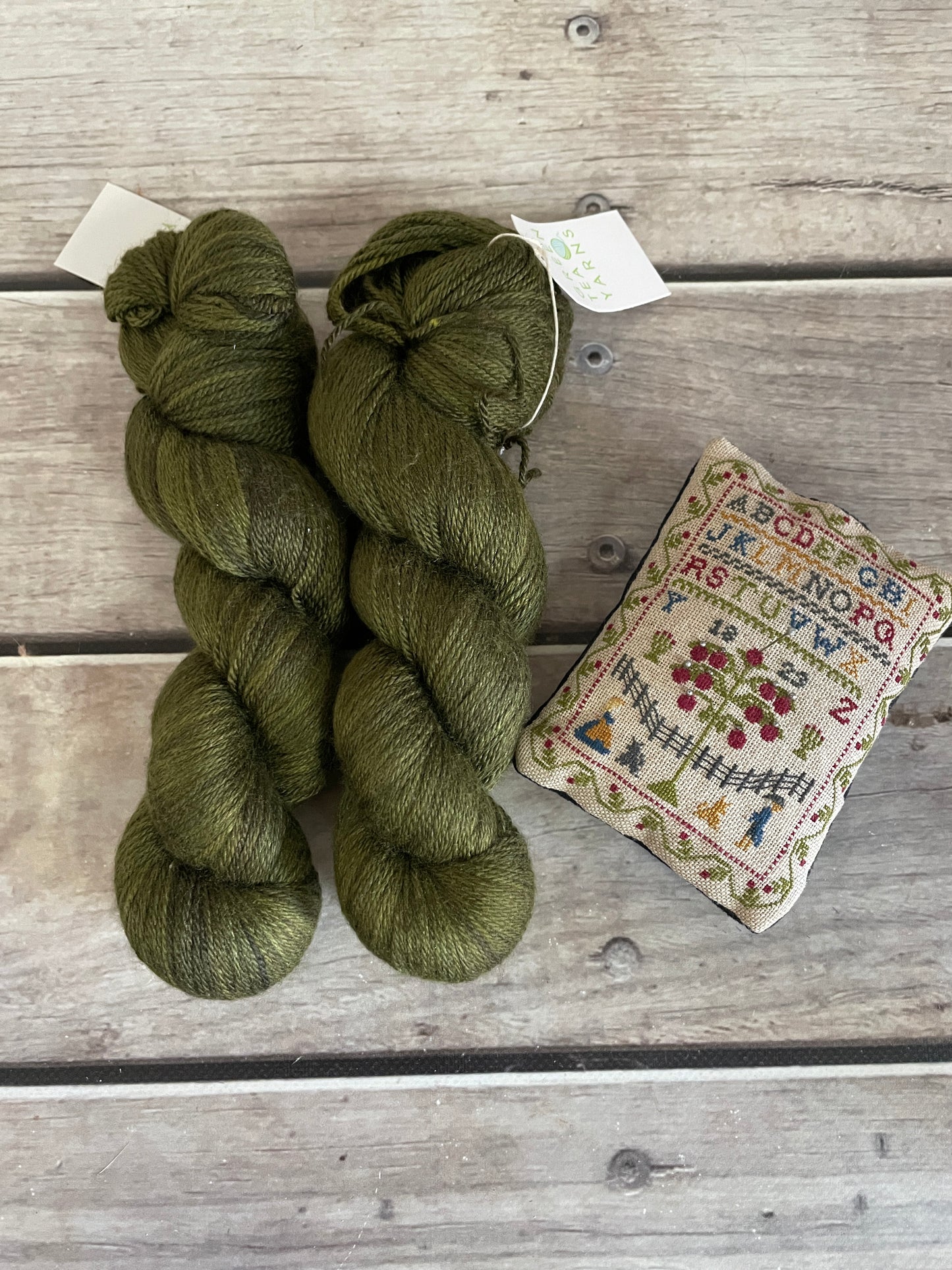 Banksia - 4 ply in silk and merino yarn - White Cloud