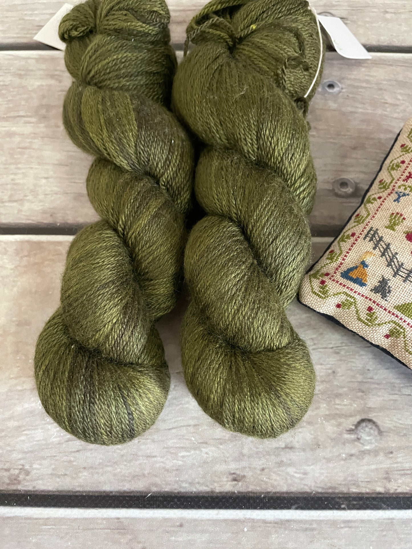 Banksia - 4 ply in silk and merino yarn - White Cloud