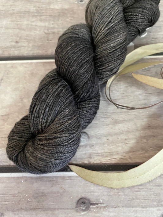 Tarmac  - 4 ply sock yarn in merino and nylon - Darjeeling