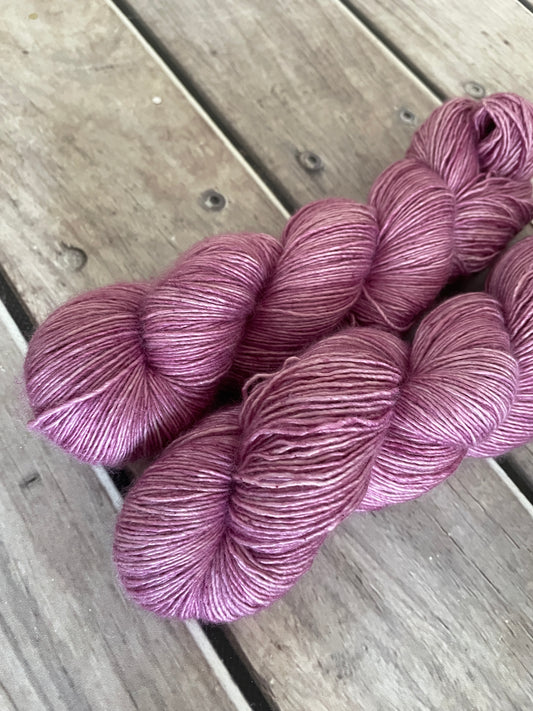 Tea Rose - 4 ply in Mulberry silk and Merino singles yarn - Osmanthus
