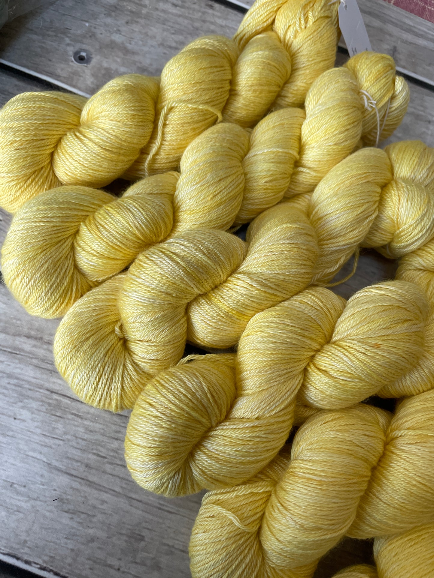 Primrose - 4ply/fingering - silk and merino - Jasmin 4