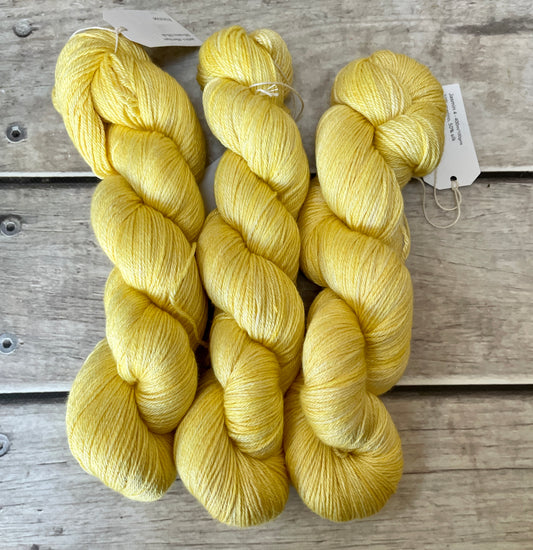 Primrose - 4ply/fingering - silk and merino - Jasmin 4