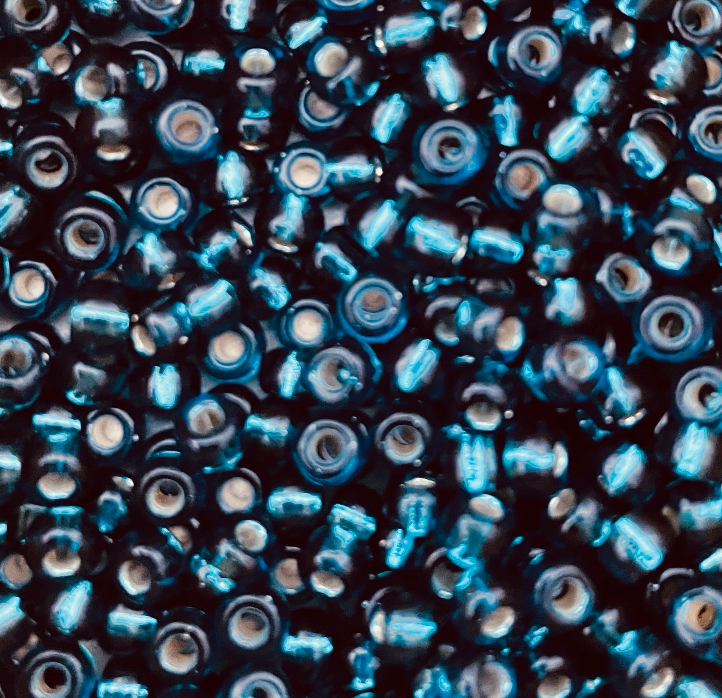 Miyuki 6 - Silver lined Blue Zircon dyed