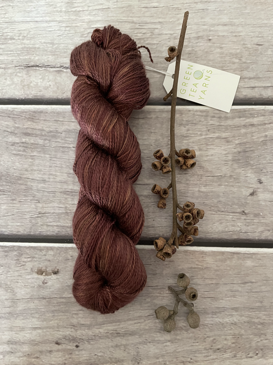 Fallen Leaves - 3 ply in Mulberry silk - Pekoe hl