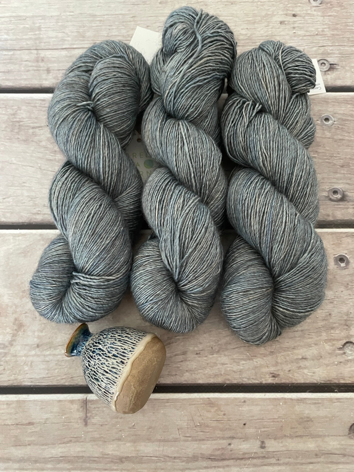Moon Blue - 4 ply singles, Merino, silk, yak - Cassis f