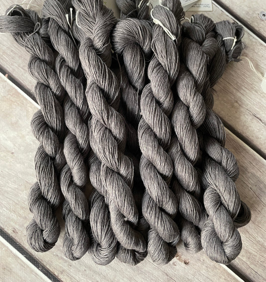 Grey Gull on Ceylon pure linen yarn - 50 gm skeins
