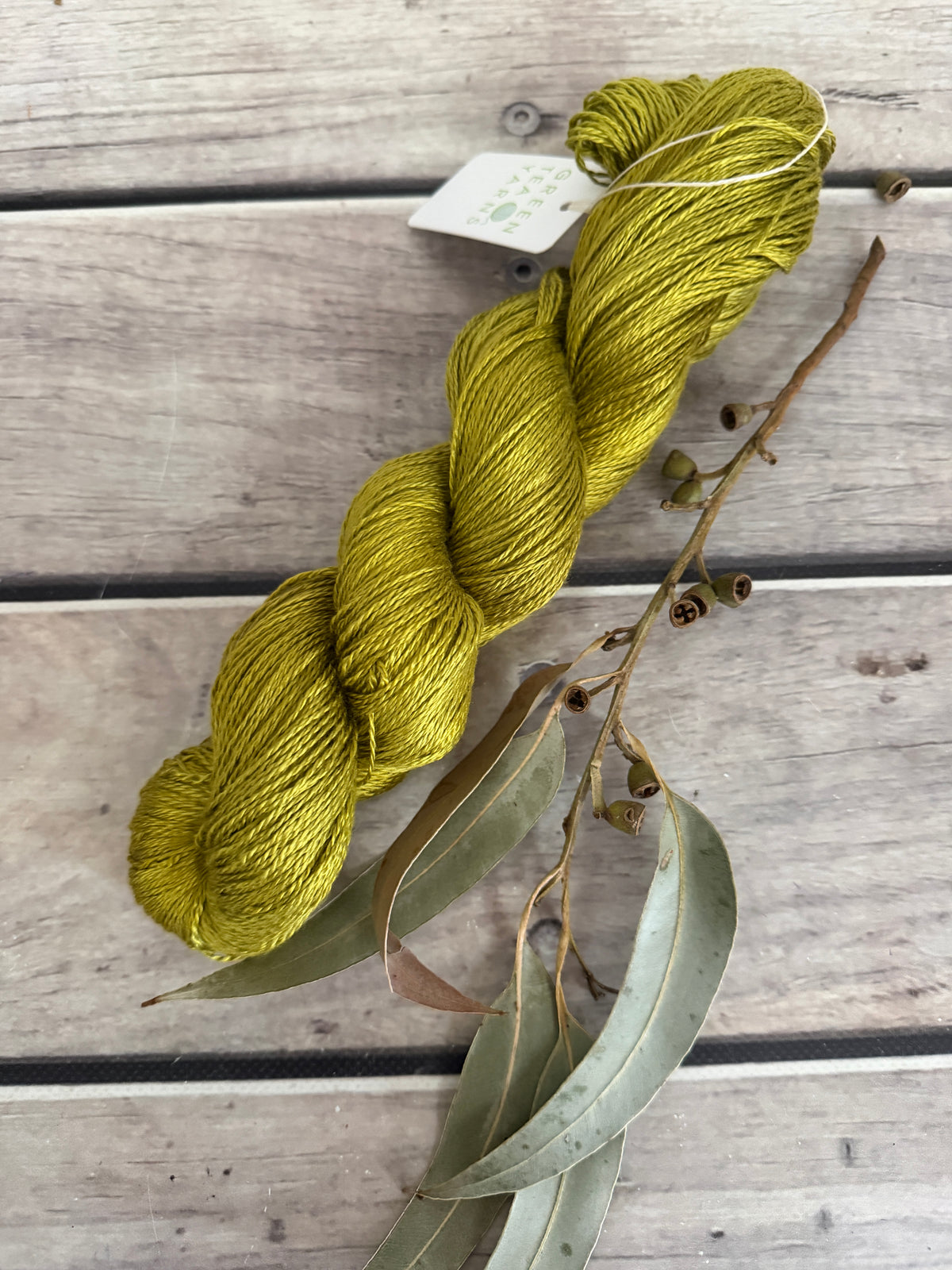 My Jade Bracelet - 3 ply in Mulberry silk - Pekoe hl