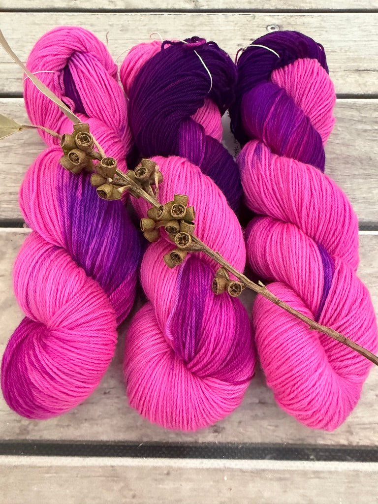 Petal and Plum ooak - 4 ply sock yarn in merino and nylon - Darjeeling 4