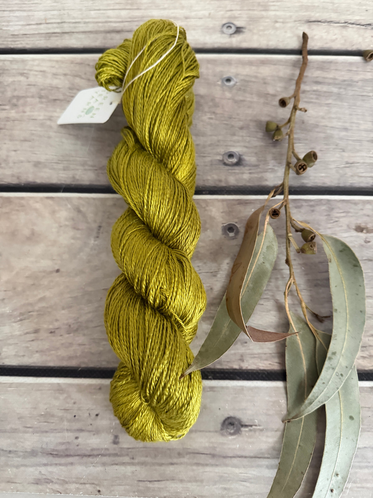 My Jade Bracelet - 3 ply in Mulberry silk - Pekoe hl