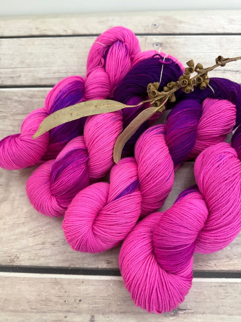 Petal and Plum ooak - 4 ply sock yarn in merino and nylon - Darjeeling 4