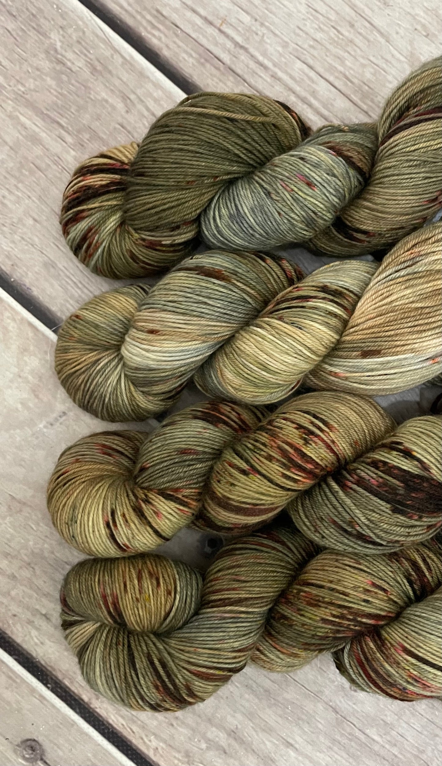 Old Stone Wall ooak - 4 ply sock yarn in merino and nylon - Darjeeling 4