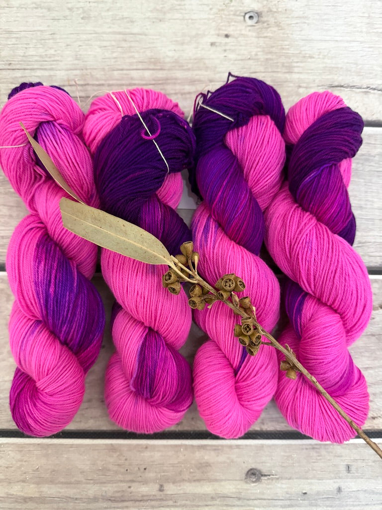 Petal and Plum ooak - 4 ply sock yarn in merino and nylon - Darjeeling 4
