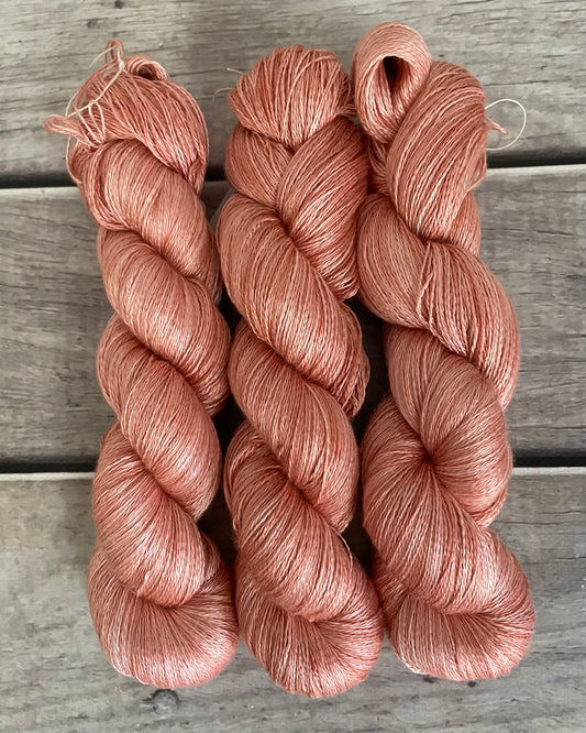 Sandalwood - 2 ply in Mulberry silk - Pekoe (l)