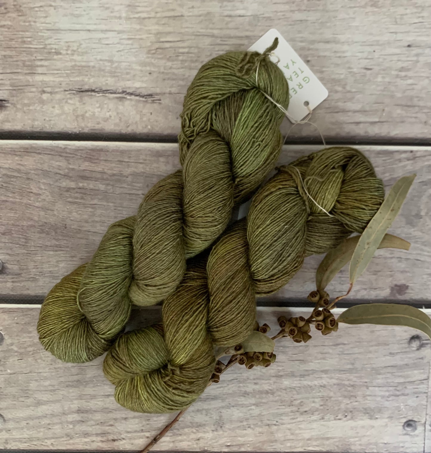 Banksia on Merino and Silk 4 ply single - Osmanthus
