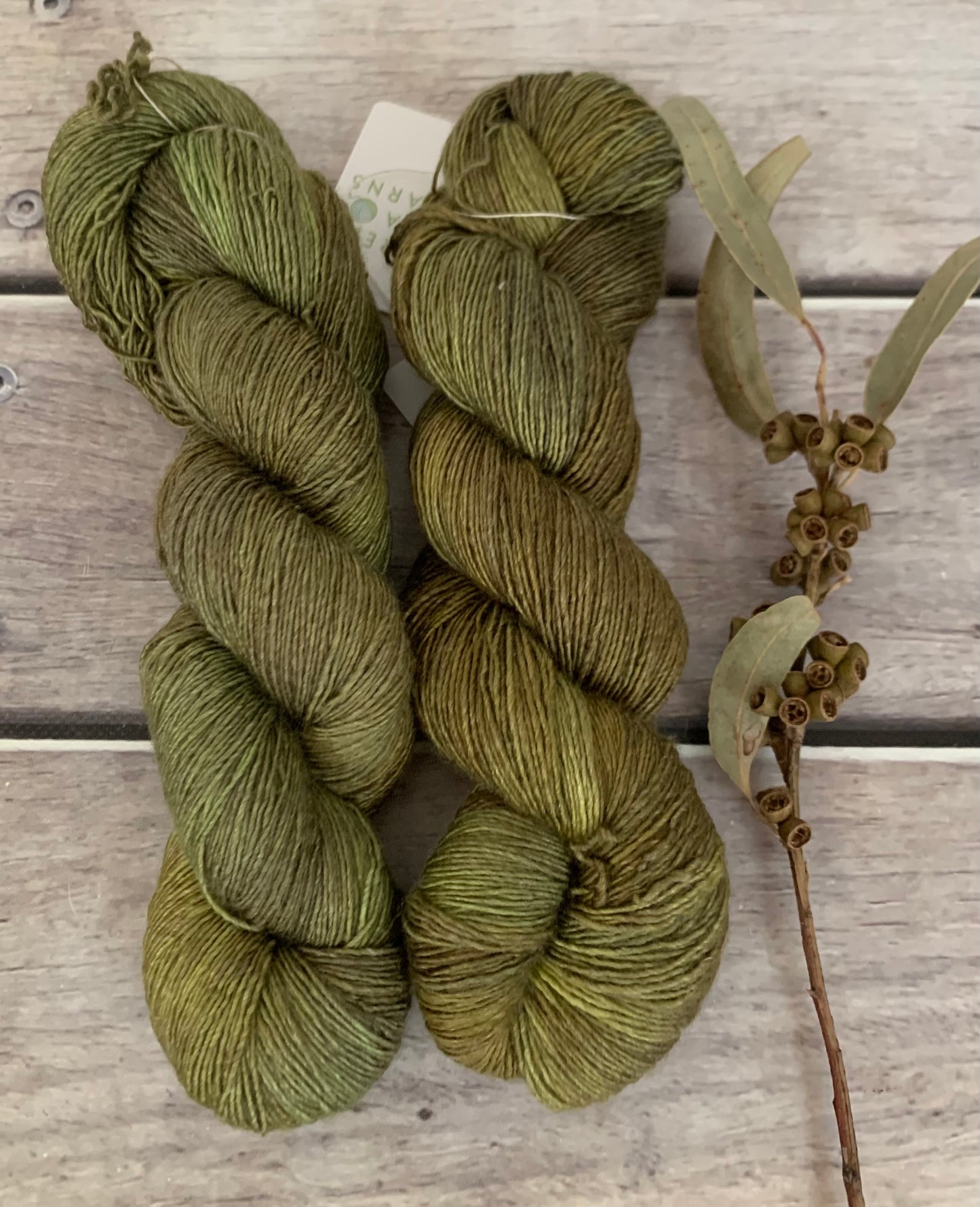 Banksia on Merino and Silk 4 ply single - Osmanthus
