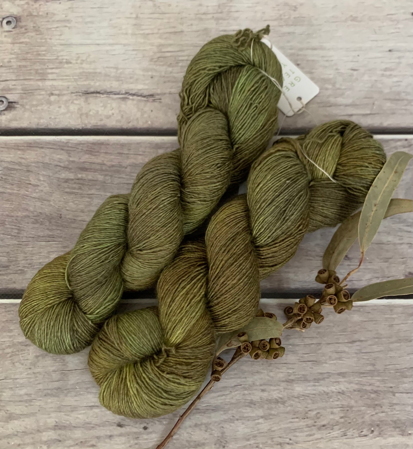 Banksia on Merino and Silk 4 ply single - Osmanthus