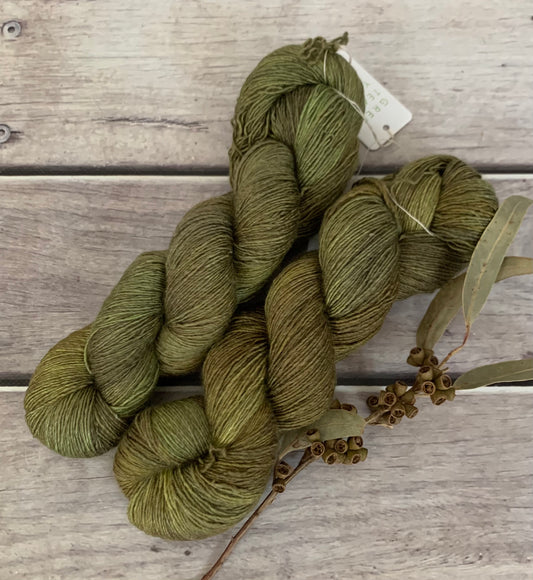 Banksia on Merino and Silk 4 ply single - Osmanthus