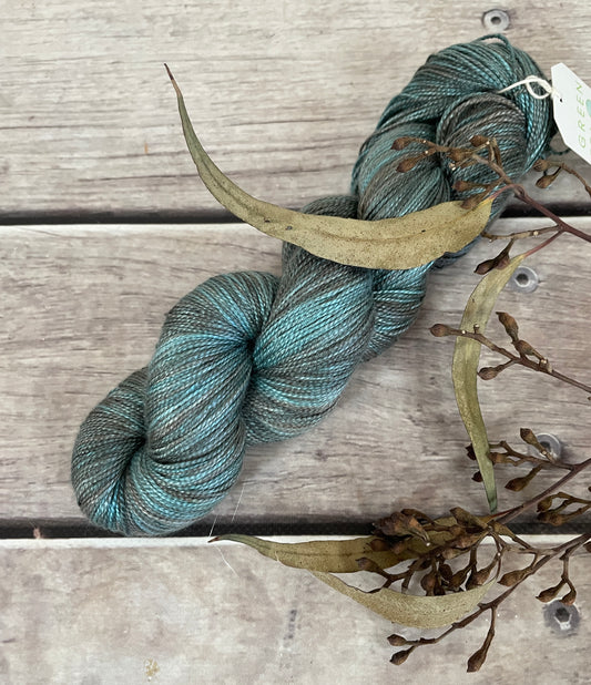Cardabia Station - 4 ply in Mulberry silk - Ginseng f