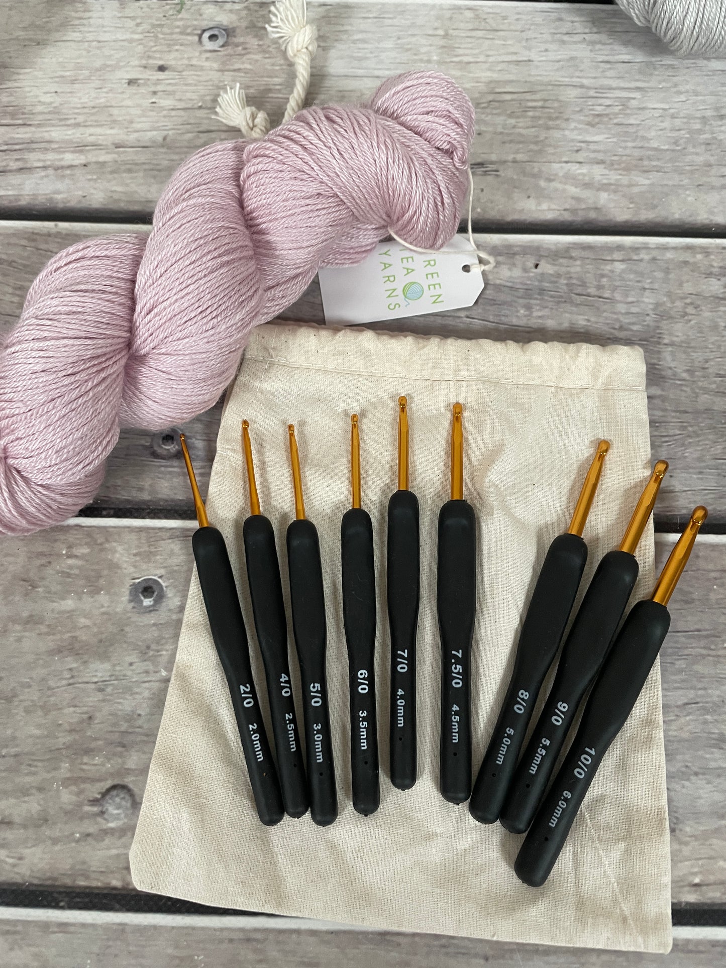 Beginner crochet hook set