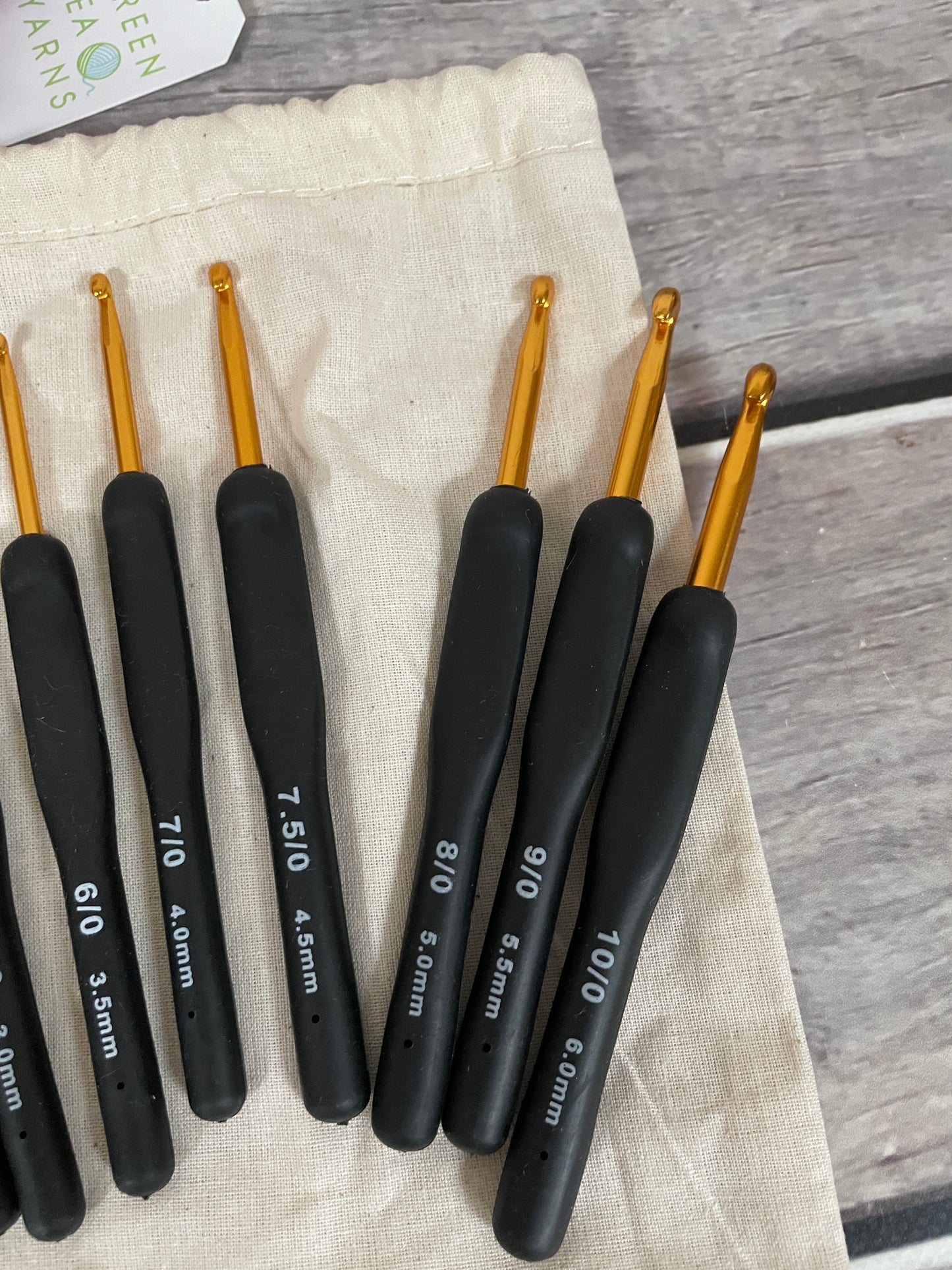 Beginner crochet hook set
