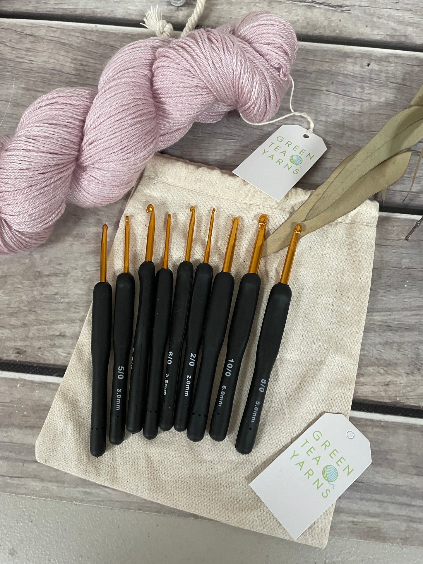 Beginner crochet hook set