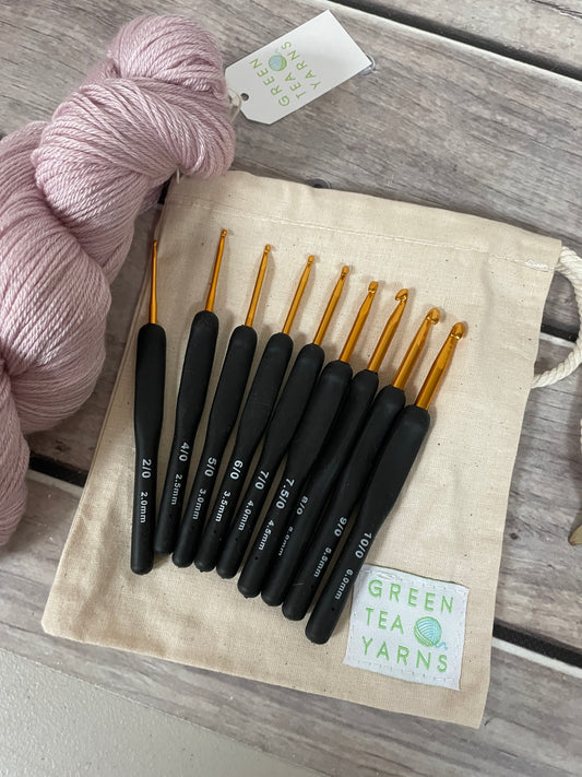 Beginner crochet hook set