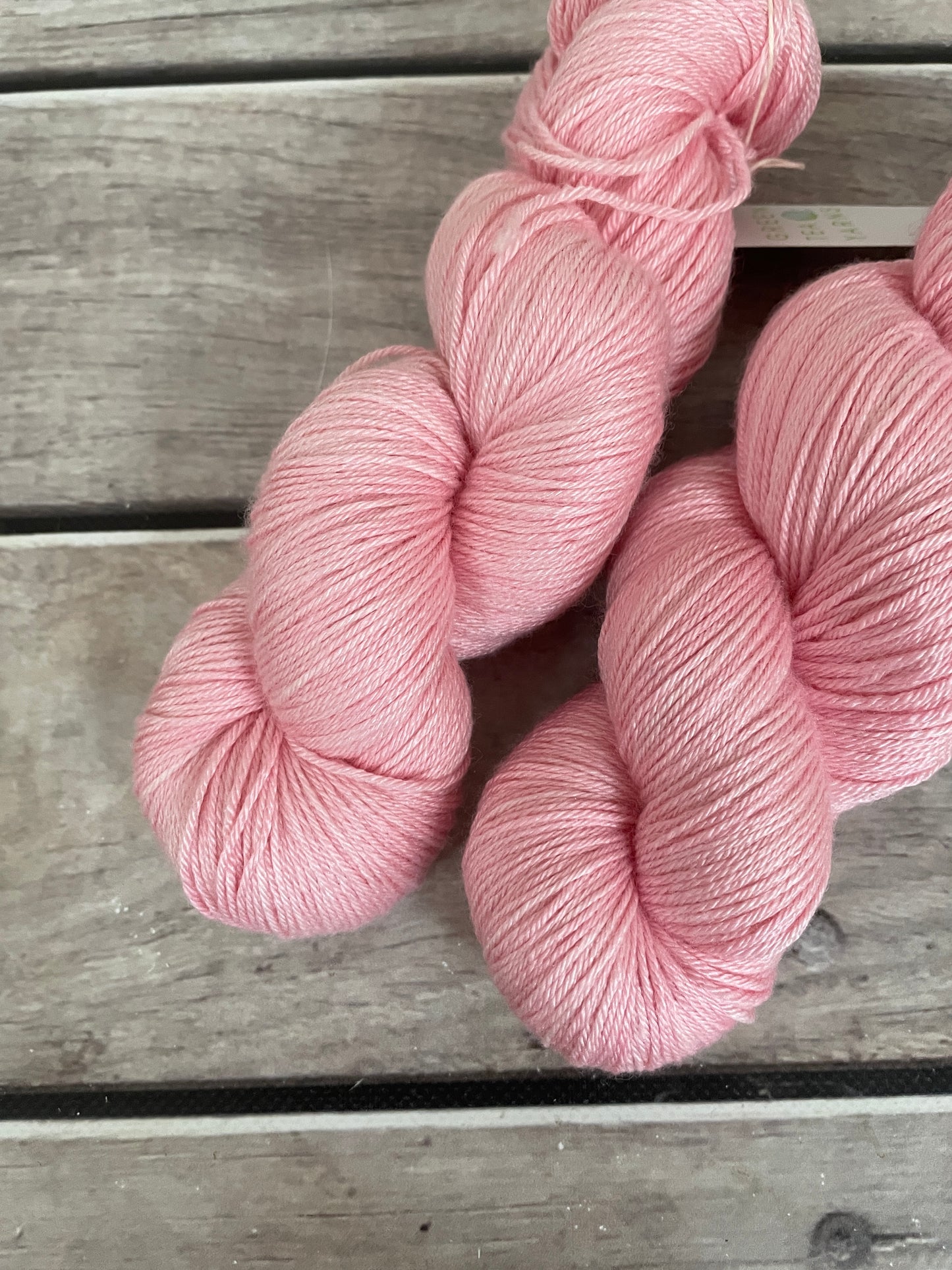 Pretty in Pink - 4ply/fingering - silk and merino yarn - Jasmin 4