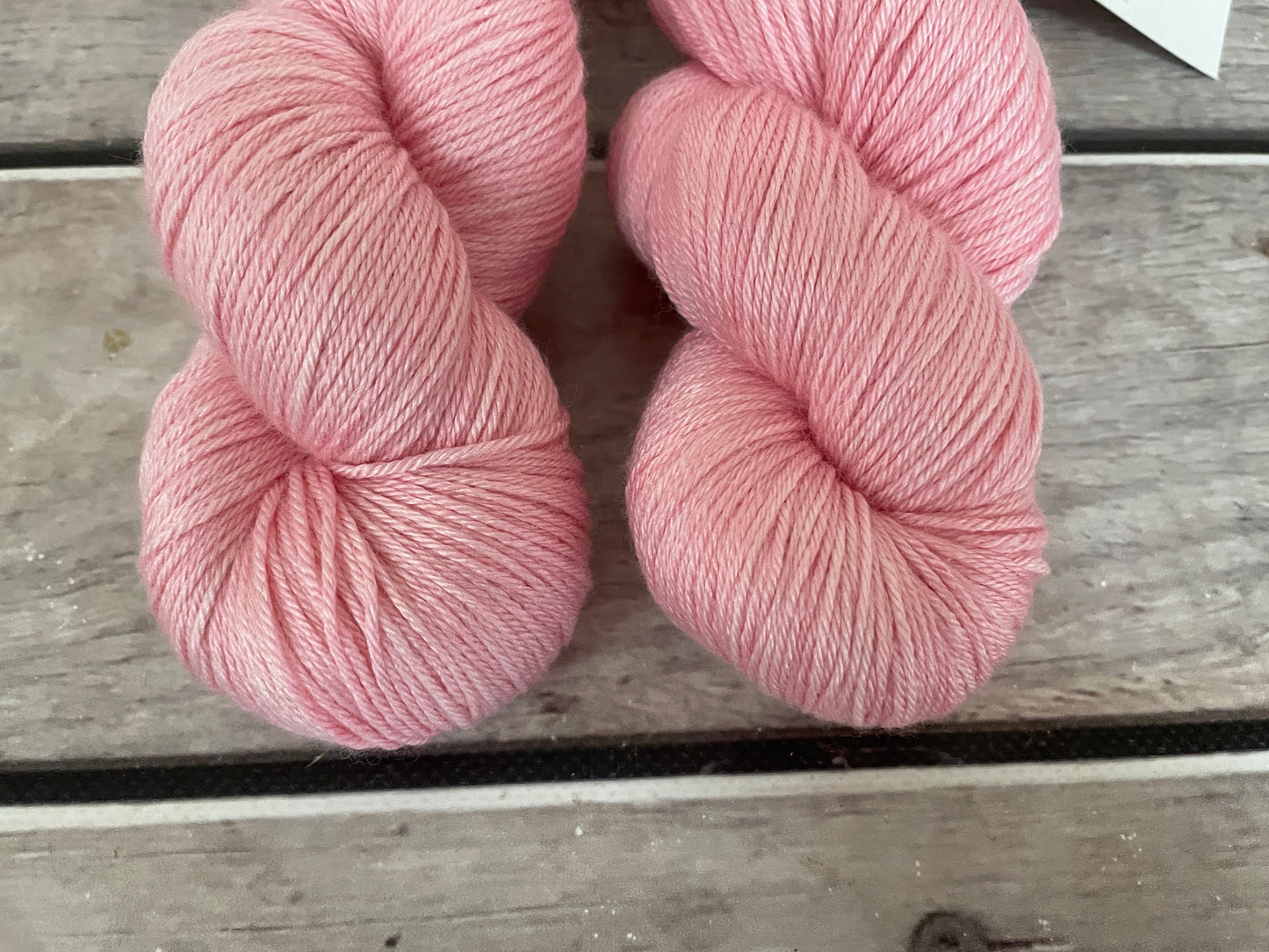Pretty in Pink - 4ply/fingering - silk and merino yarn - Jasmin 4