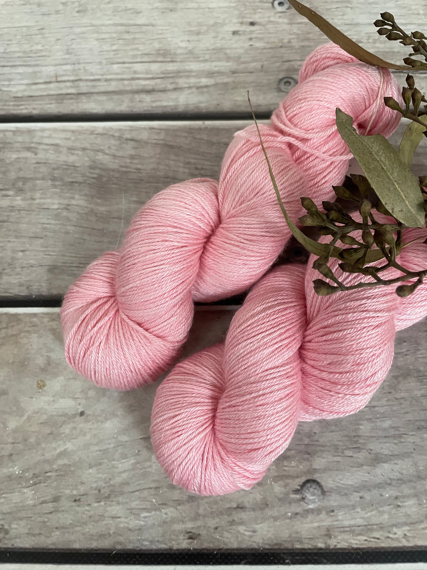 Pretty in Pink - 4ply/fingering - silk and merino yarn - Jasmin 4