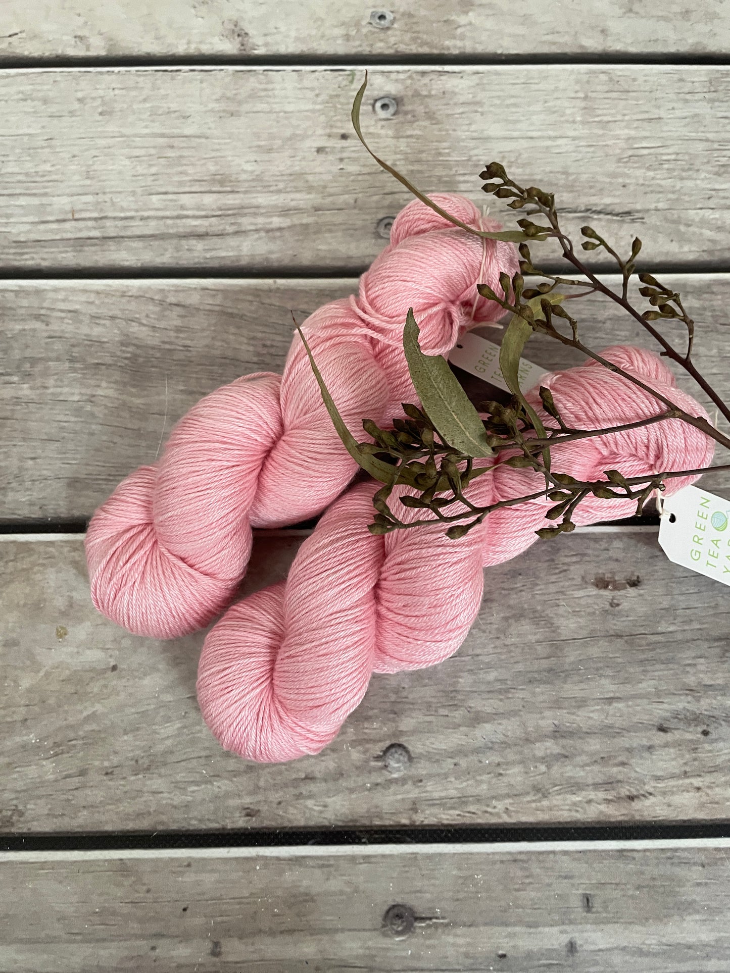 Pretty in Pink - 4ply/fingering - silk and merino yarn - Jasmin 4