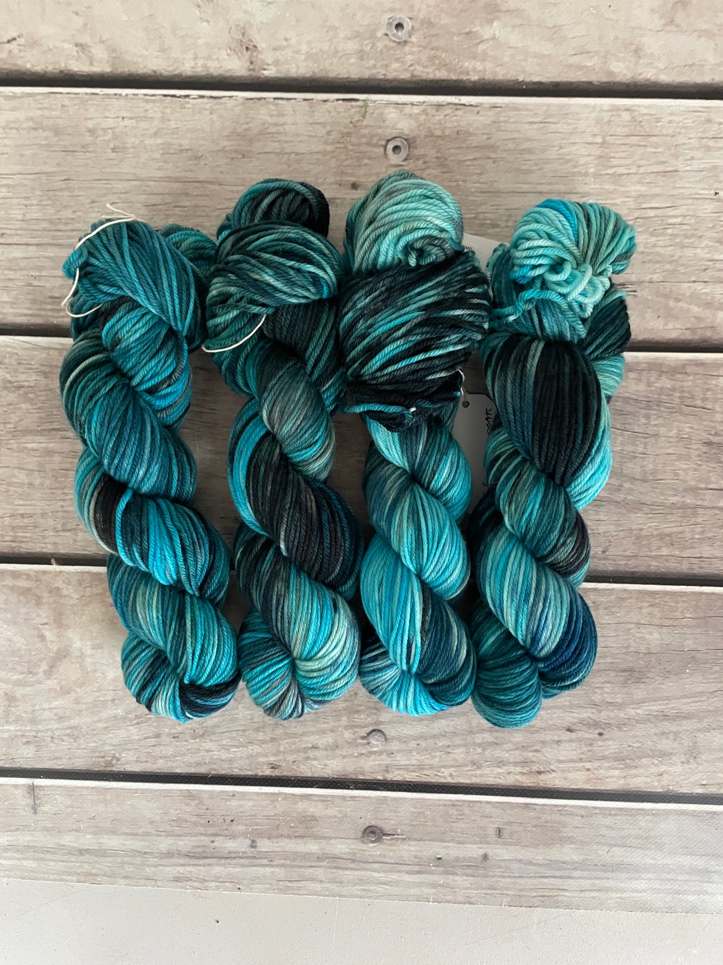 Ice flow ooak - 8 ply merino and nylon sock yarn - Darjeeling DK