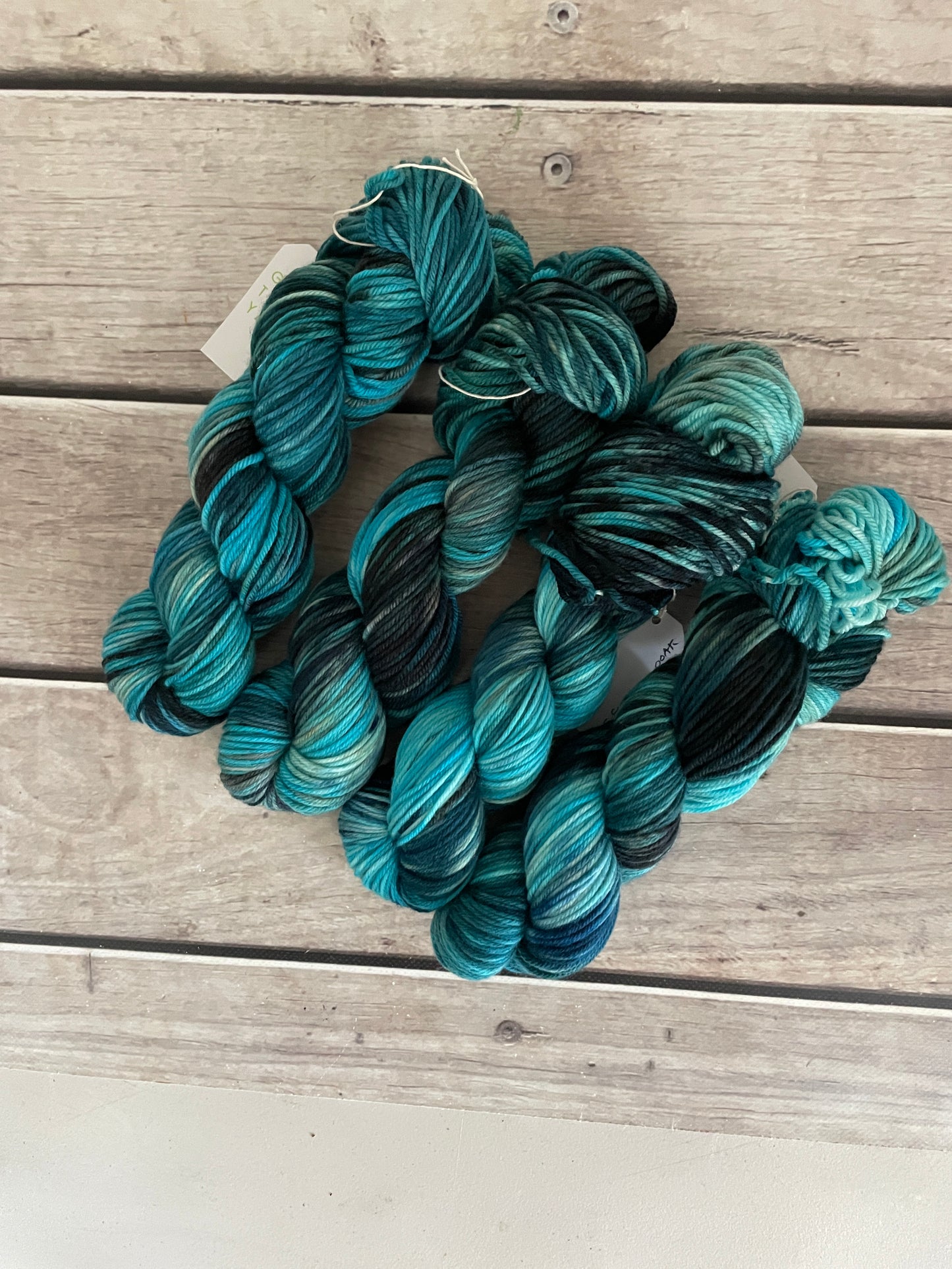 Ice flow ooak - 8 ply merino and nylon sock yarn - Darjeeling DK