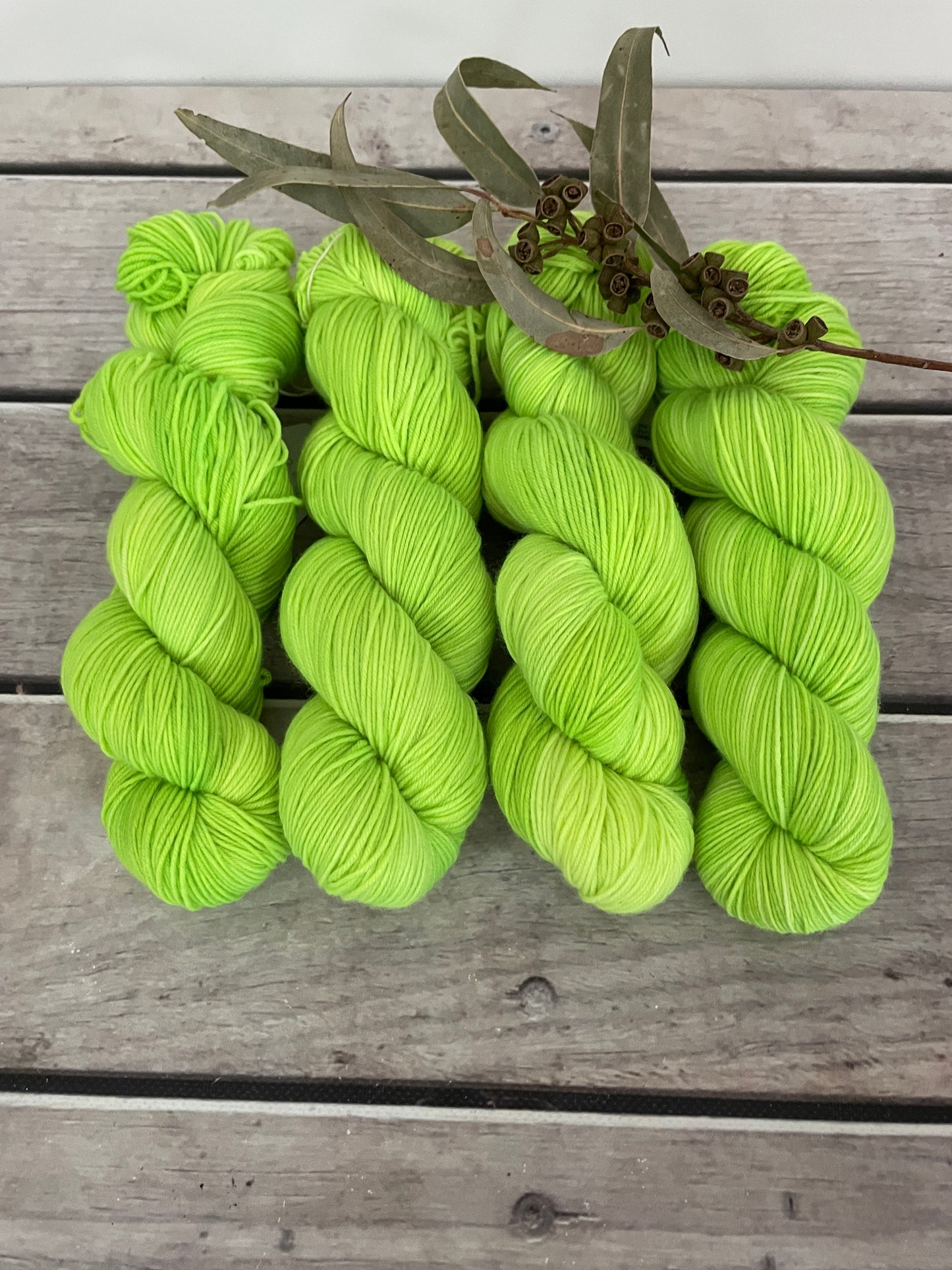 Aurora #5 - sock yarn in merino and nylon - Darjeeling