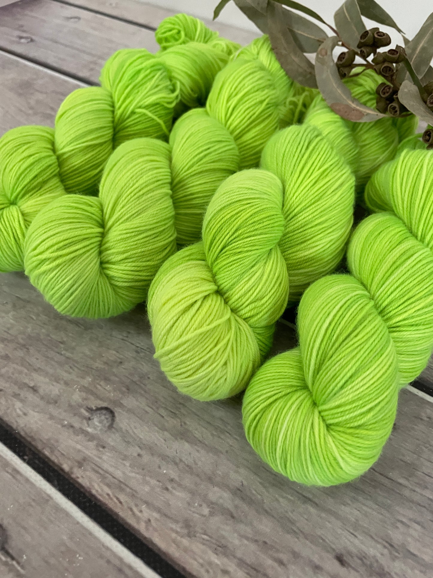 Aurora #5 - sock yarn in merino and nylon - Darjeeling