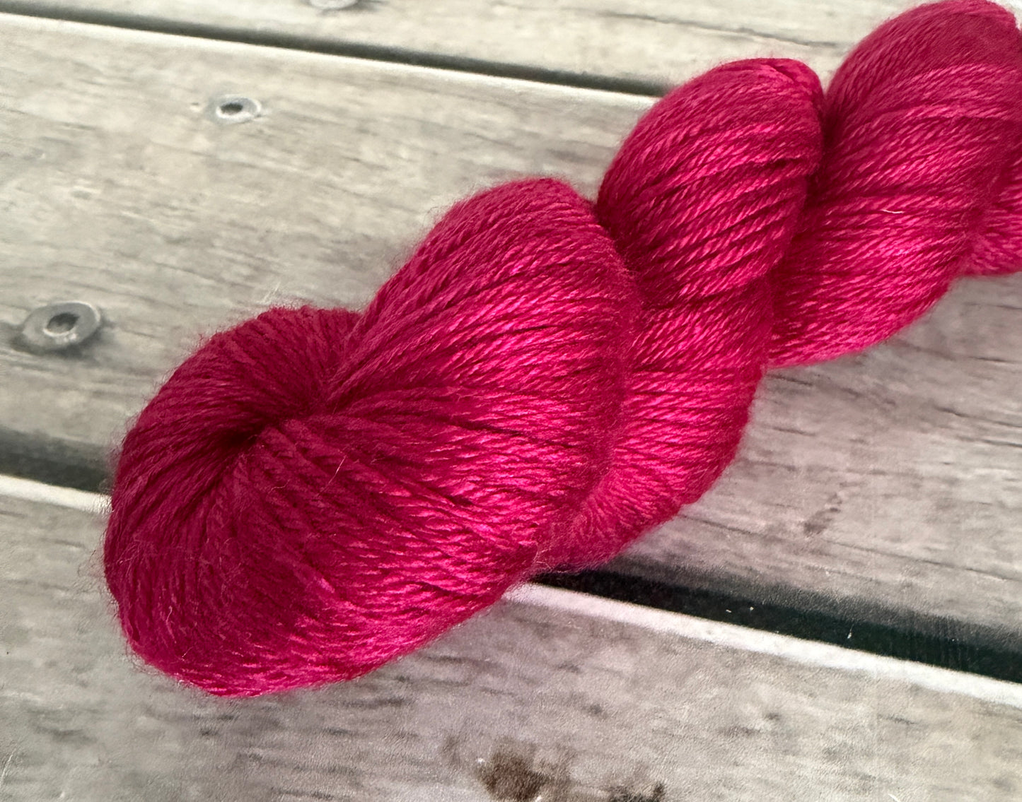 Bush Berries 50g - 4ply/fingering - silk and merino yarn - Jasmine 4