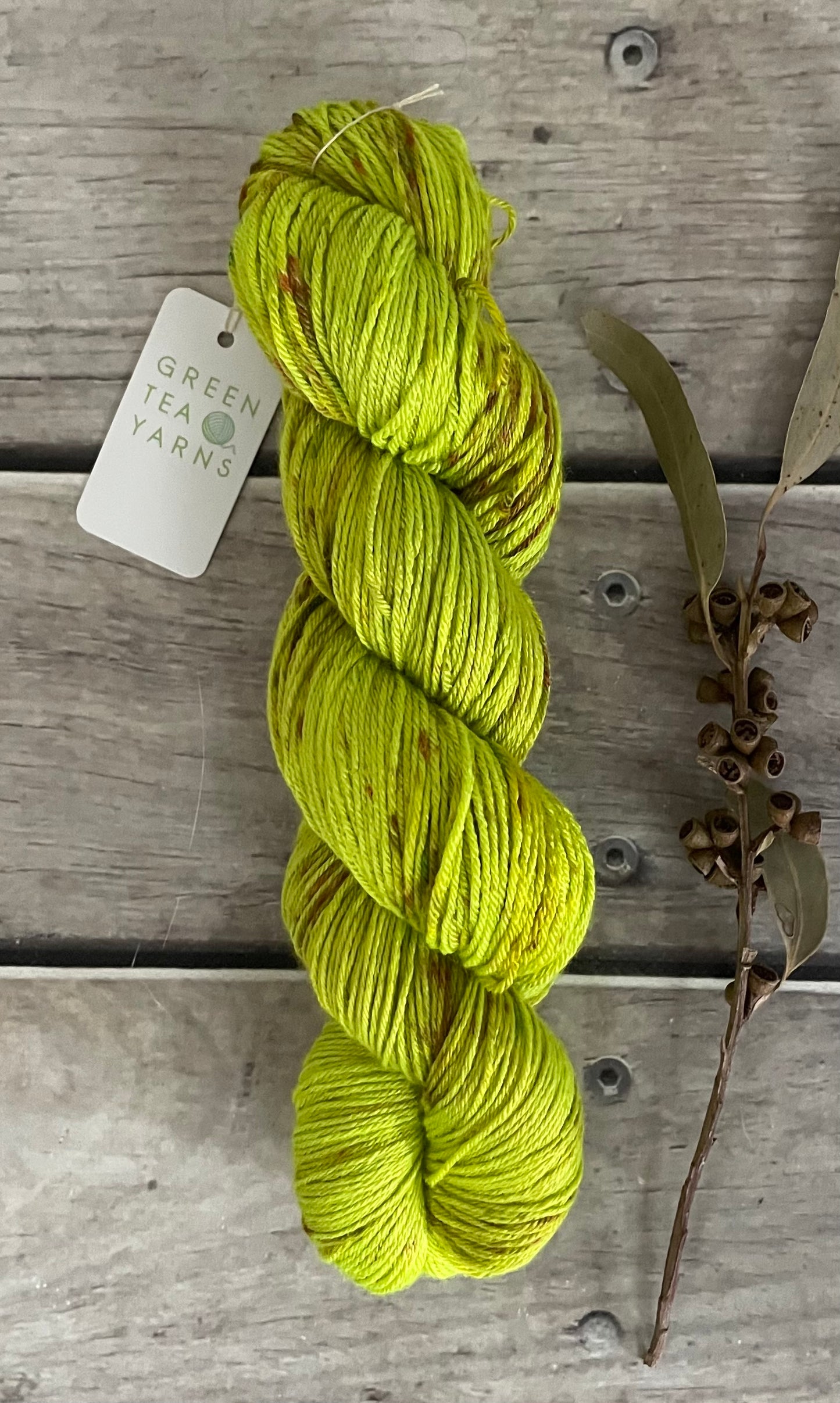 Speckled Leaf ooak - 4 ply sock yarn in merino and nylon - Jasmine 4