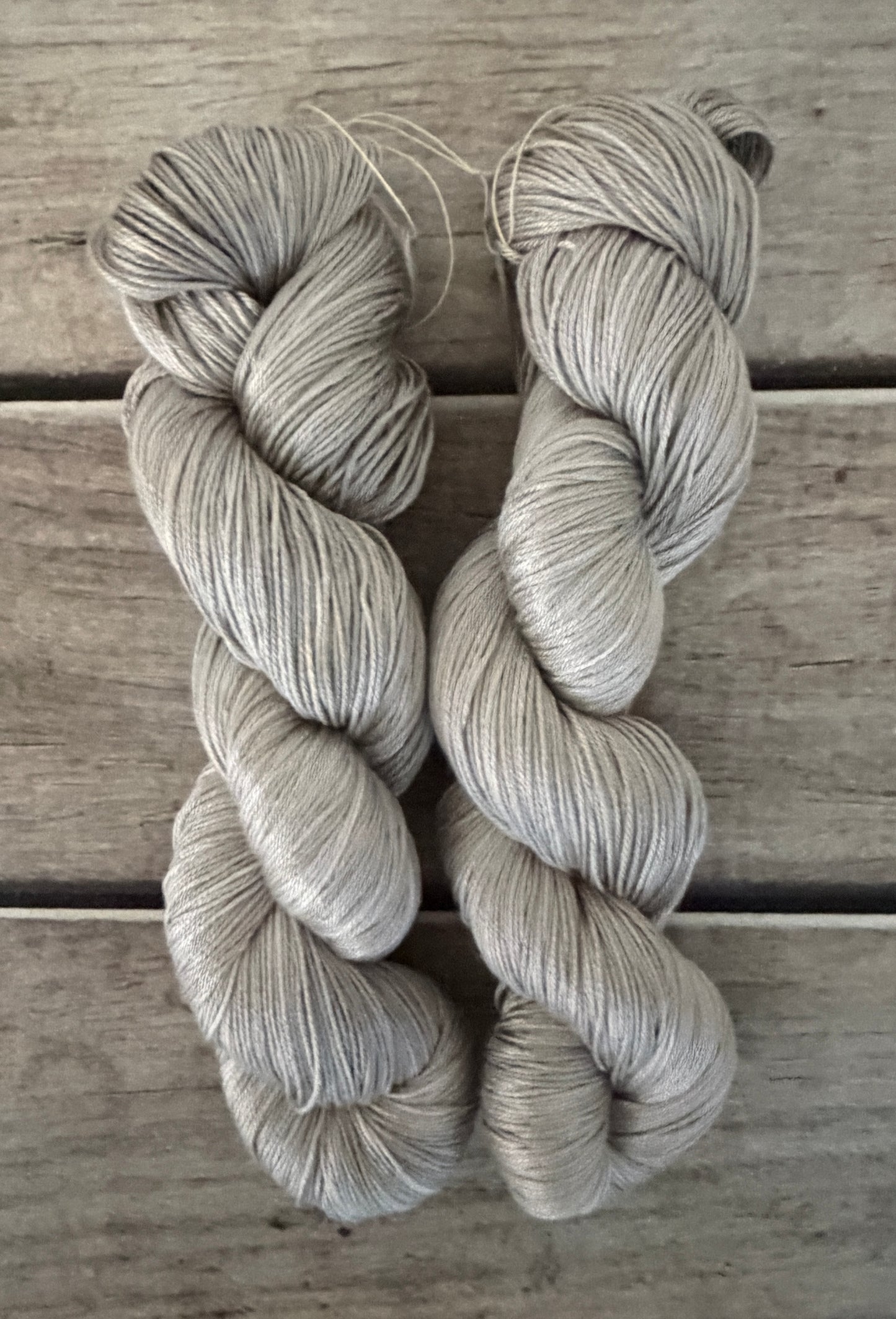 Oysters - 4 ply in Mulberry silk - Pekoe f