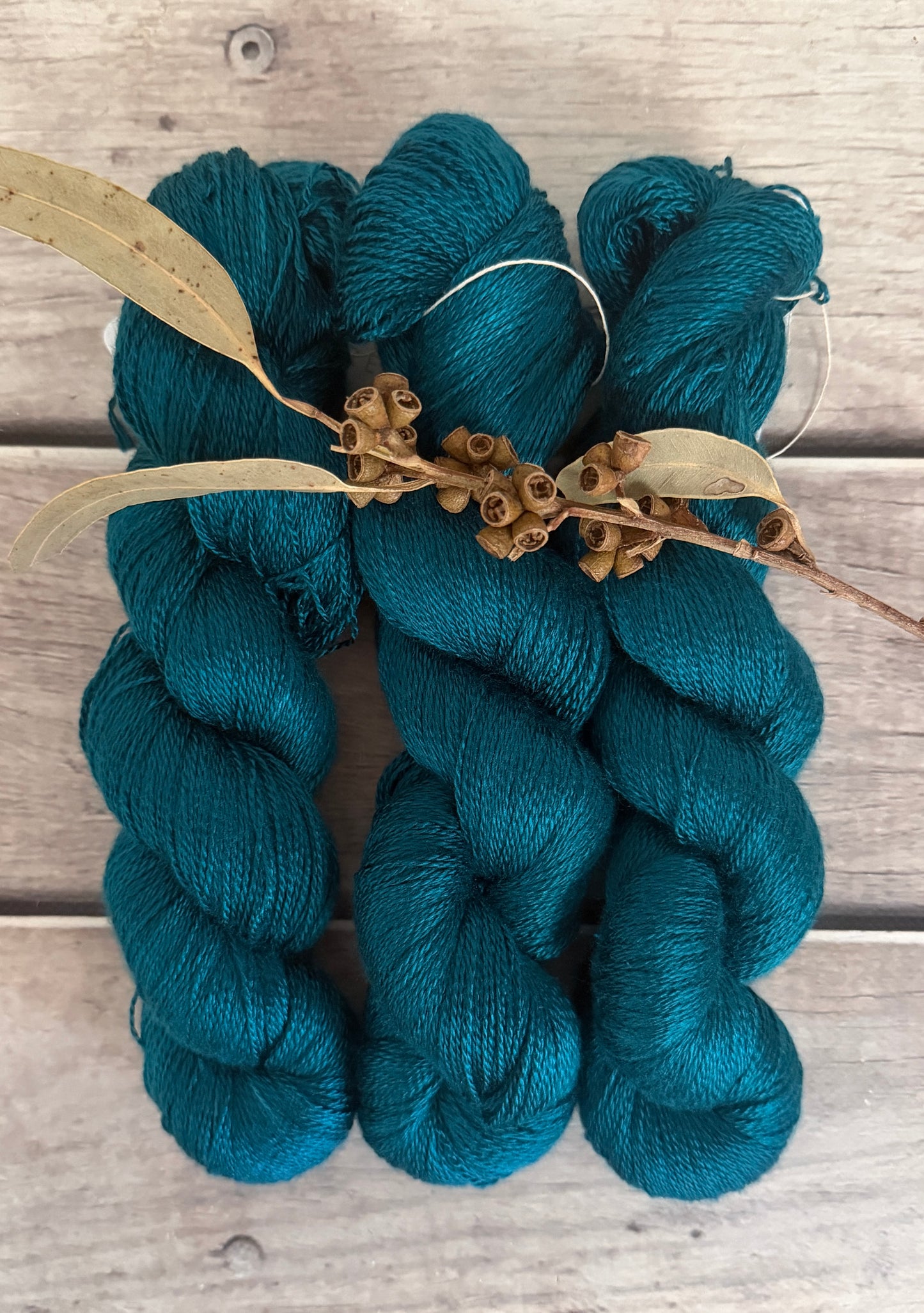 Vintage Button  - 3 ply Mulberry silk - Pekoe (hl)