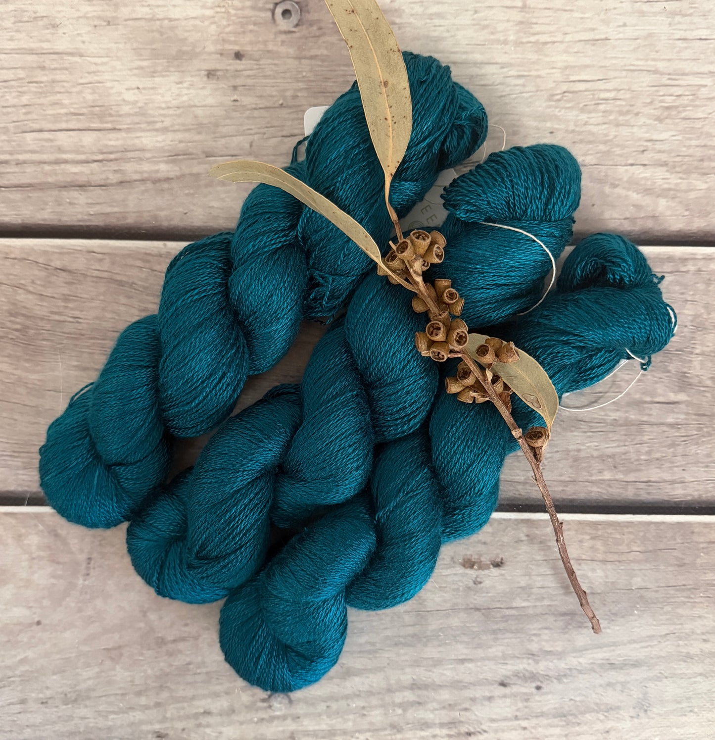 Vintage Button  - 3 ply Mulberry silk - Pekoe (hl)