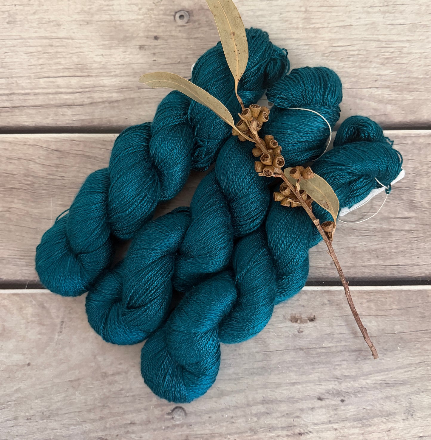 Vintage Button  - 3 ply Mulberry silk - Pekoe (hl)
