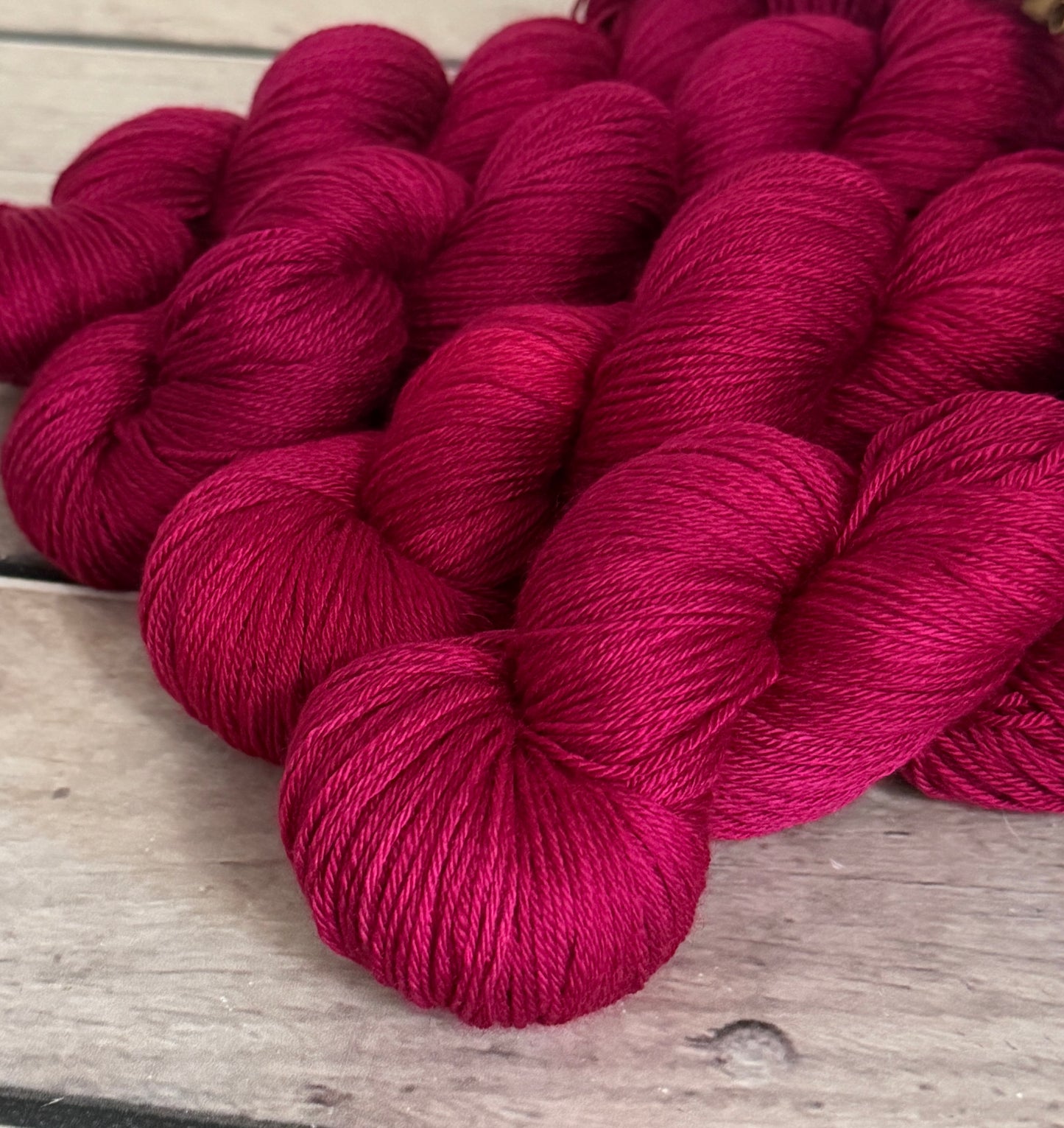 Bush Berries - 4ply/fingering - silk and merino yarn - Jasmine 4