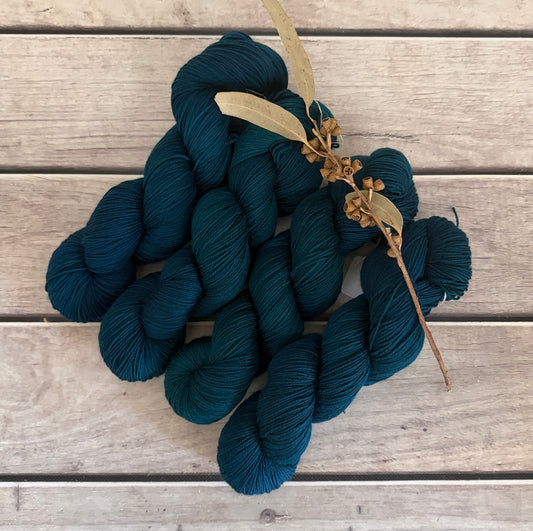 Vintage Button - 4 ply merino/nylon sock yarn - Darjeeling4