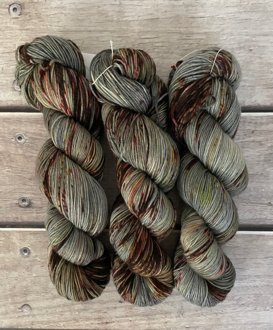 Old Stone Wall ooak - 4 ply sock yarn in merino and nylon - Darjeeling 4