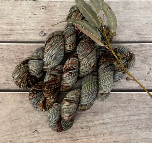 Old Stone Wall ooak - 4 ply sock yarn in merino and nylon - Darjeeling 4