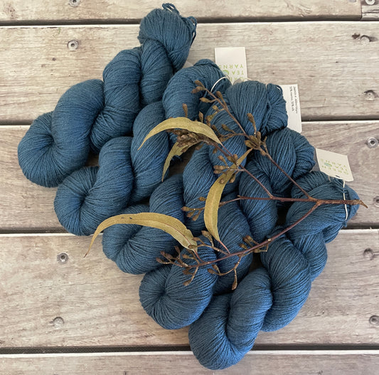 Captains Table - Merino/silk - 4 Ply - Jasmin