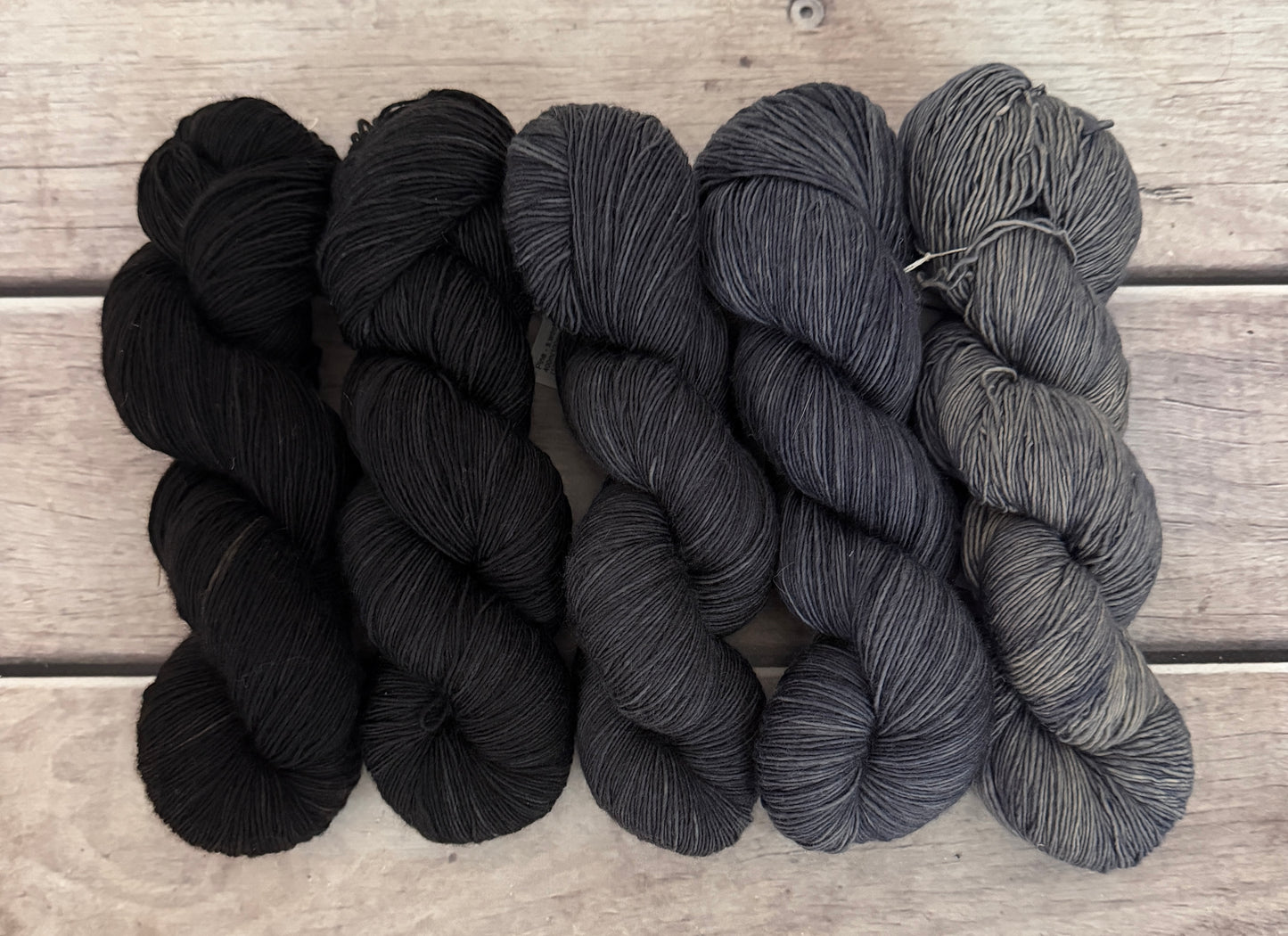 Echoes_ 5 skein fade_sw merino_Pine