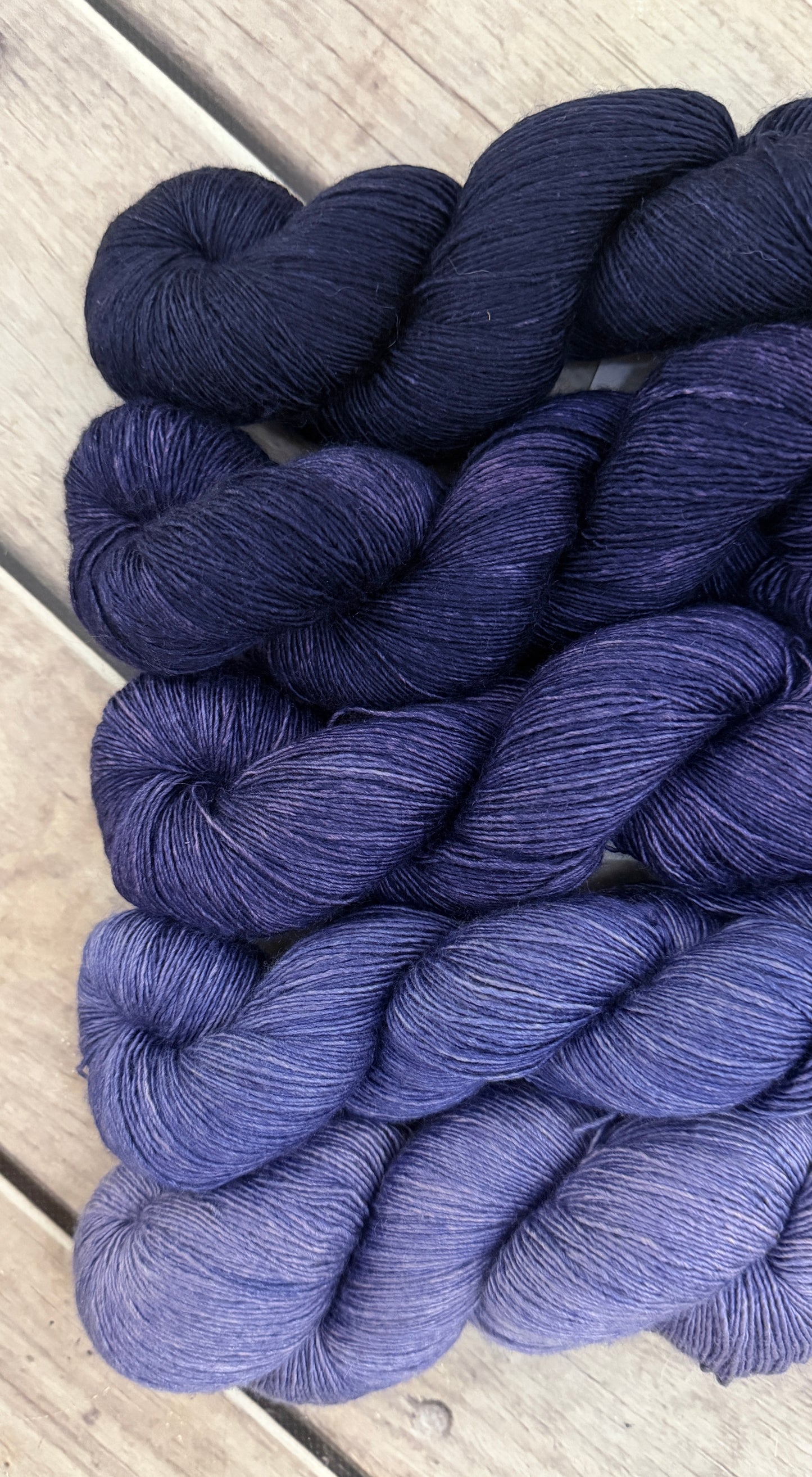 Gloaming - 5 skein set - 4 ply single/Osmanthus
